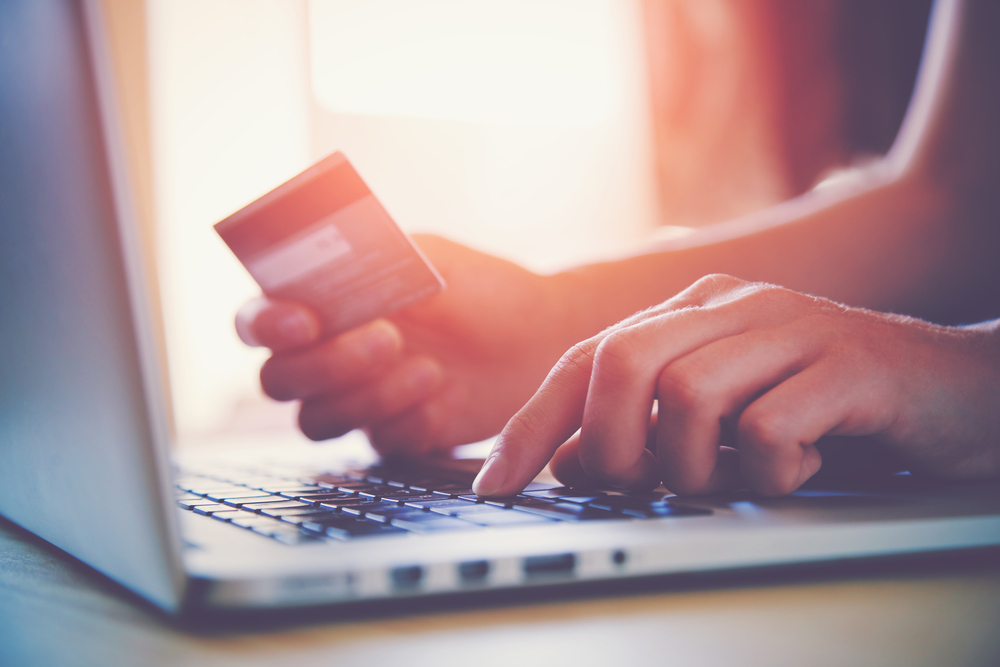 online shopping and ecommerce logistics